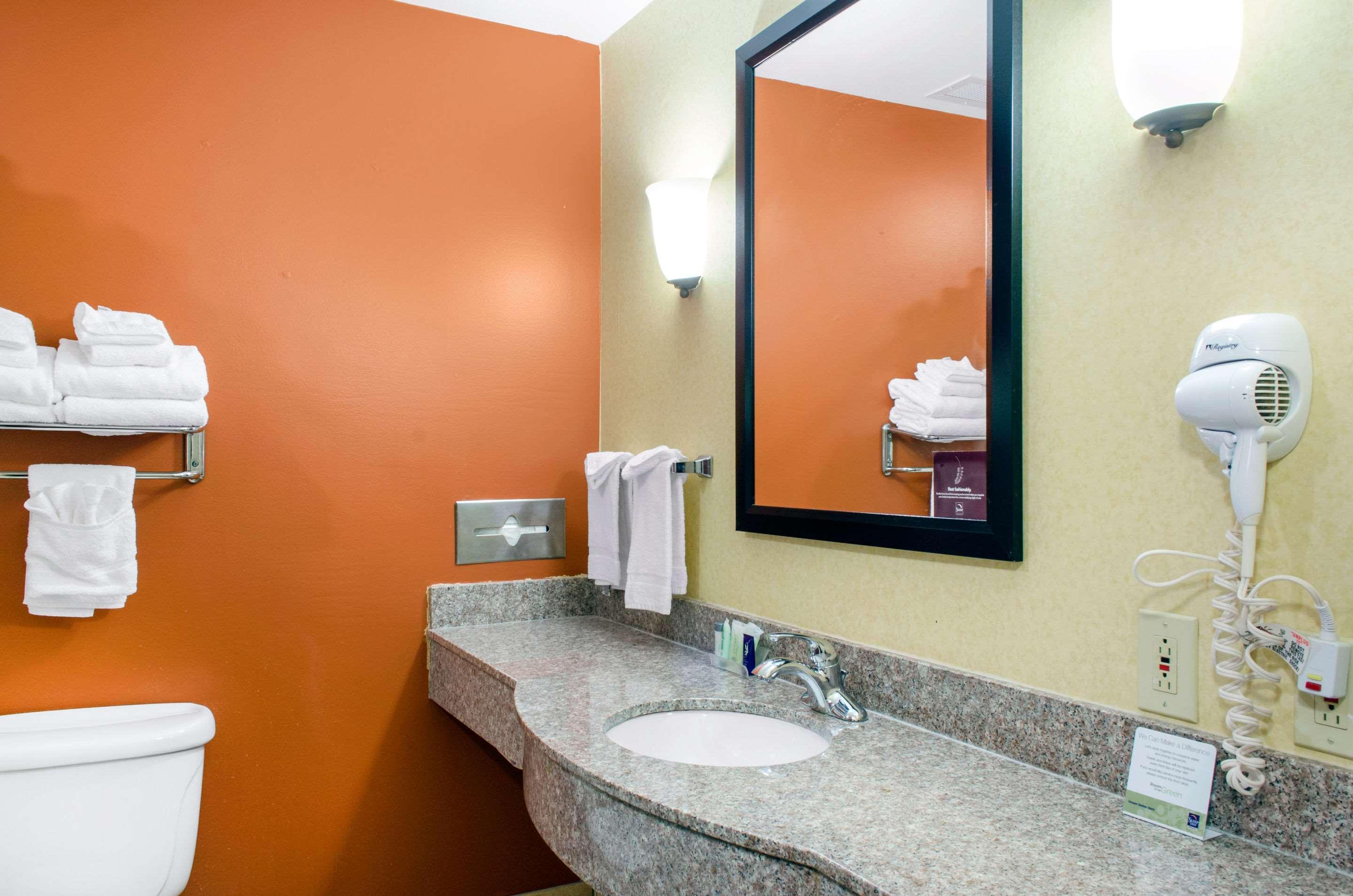 Sleep Inn & Suites East Chase Монтгомъри Екстериор снимка