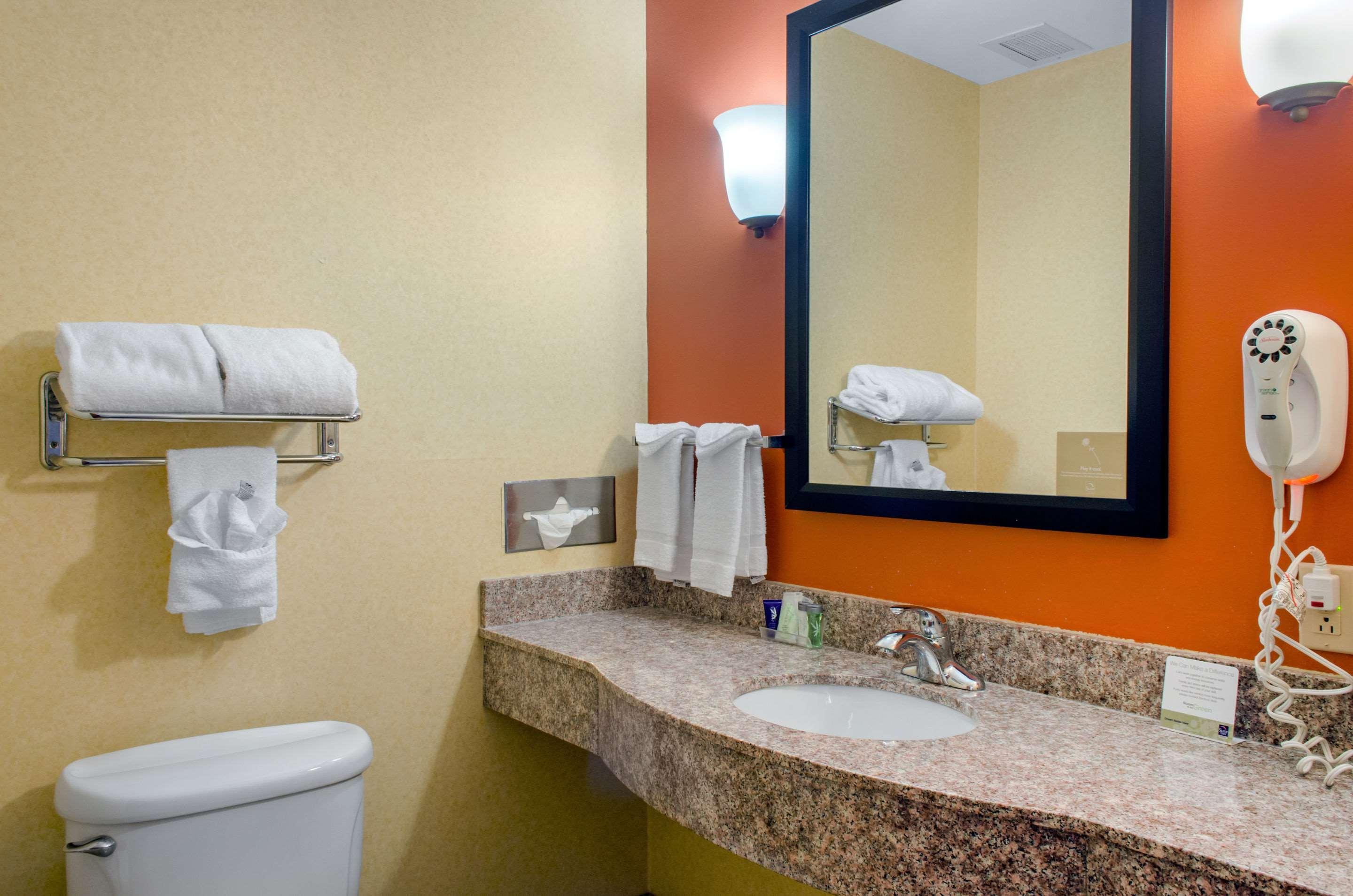 Sleep Inn & Suites East Chase Монтгомъри Екстериор снимка